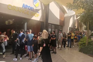 (ΦΩΤΟΣ Kerkida)/To kerkida στο orange shop στο “Νέο Plaza” 