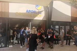 (ΦΩΤΟΣ Kerkida)/To kerkida στο orange shop στο “Νέο Plaza” 