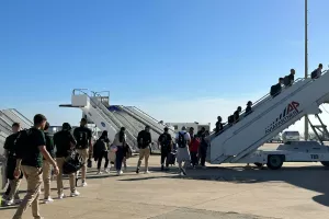 Στο αεροπλάνο της επιστροφής ο Άρης (Φώτος Kerkida)