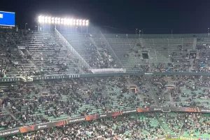 Αποχώρηση και ζεστό χειροκρότημα (Φώτος Kerkida)