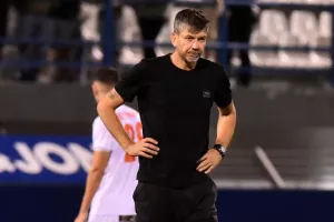 Η... κατάρα των καθυστερήσεων στοιχειώνει τον Πανσερραϊκό