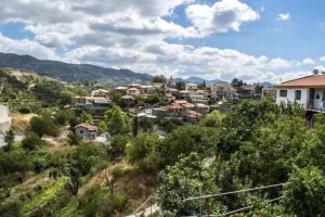 Παρουσίασε τον... αντίπαλο (φώτος)