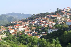 Παρουσίασε τον... αντίπαλο (φώτος)
