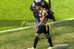 Έδωσε τη φανέλα και πήρε... μπουλουκάκι! (Φώτος Kerkida)