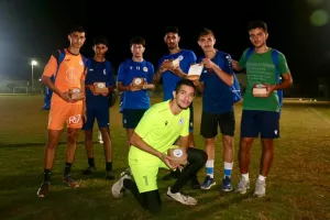 Έσπασε... εύκολα το ρεκόρ των 100 μπέργκερ ο αρχηγός