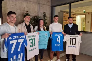 Φωταγώγηση και φανέλες για καλό σκοπό (Φώτος) 