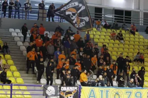 Συγκινητικές στιγμές στο Λευκόθεο/"ΠΑΕΕΚ ΖΟΥΜΕ ΚΕΡΥΝΕΙΑ ΝΑ ΣΕ ΔΟΥΜΕ"