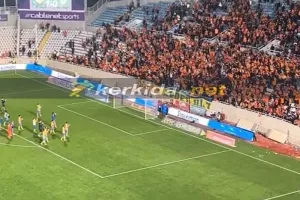 (ΒΙΝΤΕΟ Kerkida) Στους Πορτοκαλί υπό τον ήχο του ύμνου!