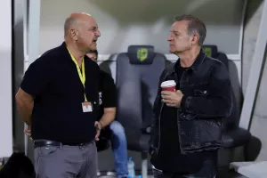 Τετ-α-τετ Πετρίδη με Καραπατάκη και Ρόκα (φώτο)