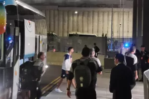 (Φωτορεπορτάζ Kerkida): Η άφιξη της Κύπρου στο "Αλφαμέγα"
