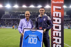 (ΦΩΤΟΣ Kerkida)/Πήρε το… 100 ο Ιωάννου