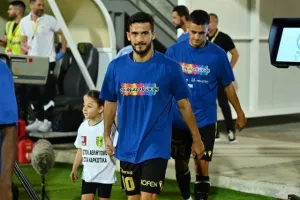 ΑΕΚ-ΑΠΟΕΛ: Επίδειξη (γαλαζοκίτρινης) δύναμης στη Λάρνακα! (Φώτος)