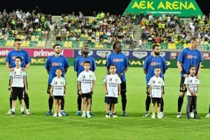 ΑΕΚ-ΑΠΟΕΛ: Επίδειξη (γαλαζοκίτρινης) δύναμης στη Λάρνακα! (Φώτος)