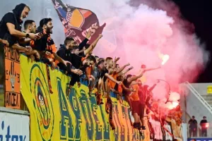 ΑΕΚ-ΑΠΟΕΛ: Επίδειξη (γαλαζοκίτρινης) δύναμης στη Λάρνακα! (Φώτος)