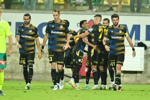 ΑΕΚ-ΑΠΟΕΛ: Επίδειξη (γαλαζοκίτρινης) δύναμης στη Λάρνακα! (Φώτος)