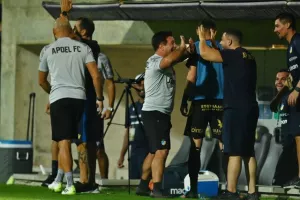 ΑΕΚ-ΑΠΟΕΛ: Επίδειξη (γαλαζοκίτρινης) δύναμης στη Λάρνακα! (Φώτος)