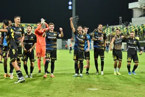 (ΒΙΝΤΕΟ Kerkida/Φώτος) Πάρτι με τους Πορτοκαλί οι παίκτες στο πέταλο!