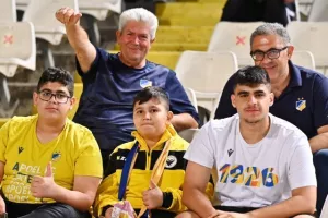 (ΦΩΤΟΣ) από τις εξέδρες του ΓΣΠ 