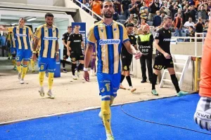 ΑΠΟΕΛ-ΑΕΛ: Mε... ζωγραφιά Ζέφτε η 8η σερί νίκη και κορυφή!