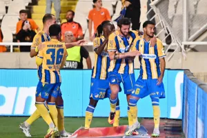 ΑΠΟΕΛ-ΑΕΛ: Mε... ζωγραφιά Ζέφτε η 8η σερί νίκη και κορυφή!