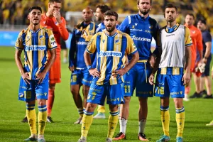 (ΒΙΝΤΕΟ Kerkida) Στους Πορτοκαλί υπό τον ήχο του ύμνου!
