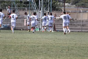 Χέρι χέρι ΑΠΟΕΛ και ΑΕΚ (Αποτελέσματα Κ17)