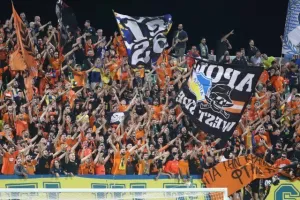 ΑΕΚ-ΑΠΟΕΛ: Επίδειξη (γαλαζοκίτρινης) δύναμης στη Λάρνακα! (Φώτος)