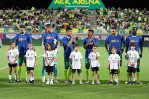 ΑΕΚ-ΑΠΟΕΛ: Επίδειξη (γαλαζοκίτρινης) δύναμης στη Λάρνακα! (Φώτος)