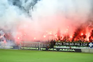 Ο κόσμος στην "Αρένα" (Φωτορεπορτάζ)