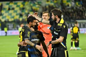Αυξάνει τους μέσους όρους και προχωρά