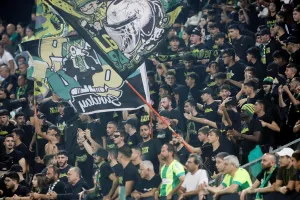 Ο κόσμος στην "Αρένα" (Φωτορεπορτάζ)