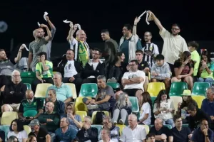 ΑΕΚ-ΑΠΟΕΛ: Επίδειξη (γαλαζοκίτρινης) δύναμης στη Λάρνακα! (Φώτος)