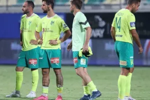 ΑΕΚ-ΑΠΟΕΛ: Επίδειξη (γαλαζοκίτρινης) δύναμης στη Λάρνακα! (Φώτος)