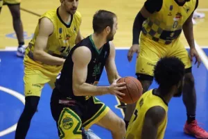 Διπλό για Πετρολίνα ΑΕΚ (Φώτος)