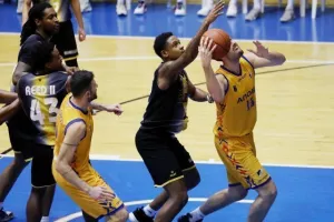 ΑΠΟΕΛ/Νίκησε την ΕΘΑ και διατήρησε το απόλυτο! (Φώτος)