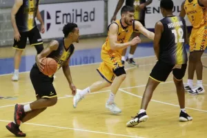 ΑΠΟΕΛ/Νίκησε την ΕΘΑ και διατήρησε το απόλυτο! (Φώτος)