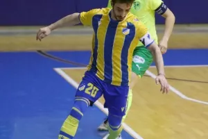 AΠΟΕΛ-ΑΕΚ: Τριάρα στο Λευκόθεο (φώτος)