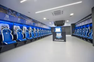 Φώτος Απόλλωνα από την... ξενάγηση στα αναβαθμισμένα αποδυτήρια