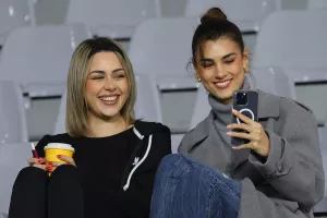 (Φωτορεπορτάζ) Ο κόσμος στο "Αλφαμέγα" για το φιλικό της Εθνικής