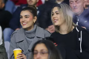 (Φωτορεπορτάζ) Ο κόσμος στο "Αλφαμέγα" για το φιλικό της Εθνικής
