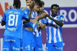 Ανόρθωση-Ομόνοια: Της "έσπασε" το αήττητο και την προσπέρασε! (Φώτος)