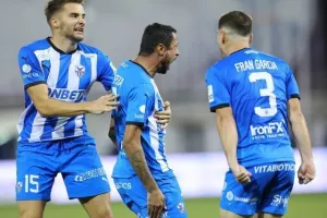 Ανόρθωση-Ομόνοια: Της "έσπασε" το αήττητο και την προσπέρασε! (Φώτος)