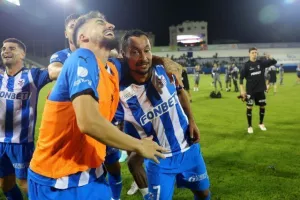 Ανόρθωση-Ομόνοια: Της "έσπασε" το αήττητο και την προσπέρασε! (Φώτος)