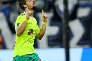 Απόλλων-ΑΕΚ: Έσπασε την "κατάρα" υπό το βλέμμα Μπεν Σιμόν (Φώτος)