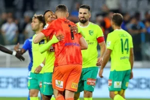 Απόλλων-ΑΕΚ: Έσπασε την "κατάρα" υπό το βλέμμα Μπεν Σιμόν (Φώτος)
