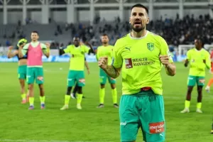 Απόλλων-ΑΕΚ: Έσπασε την "κατάρα" υπό το βλέμμα Μπεν Σιμόν (Φώτος)