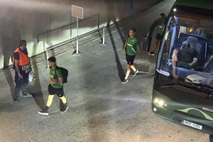 Άφιξη η Ομόνοια/ Υποδοχή... ο Τσιουπής! (Φώτος)