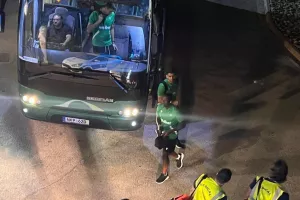 Άφιξη η Ομόνοια/ Υποδοχή... ο Τσιουπής! (Φώτος)