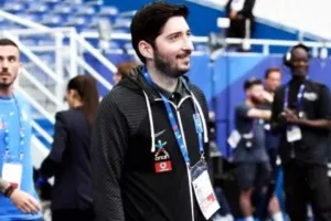 Και ο Δημήτρης Γκούμας στο τιμ του Φαν’τ Σιπ