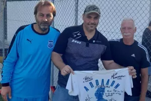 Ξύπνησαν μνήμες στο γήπεδο του Αετού στη Λεμεσό (φώτος)